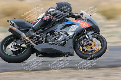 media/Jan-14-2023-SoCal Trackdays (Sat) [[497694156f]]/Turn 4 Set 2 (1030am)/